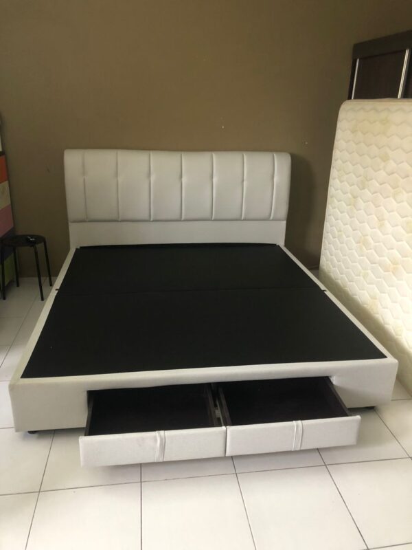 TAKARA Bed - Image 7