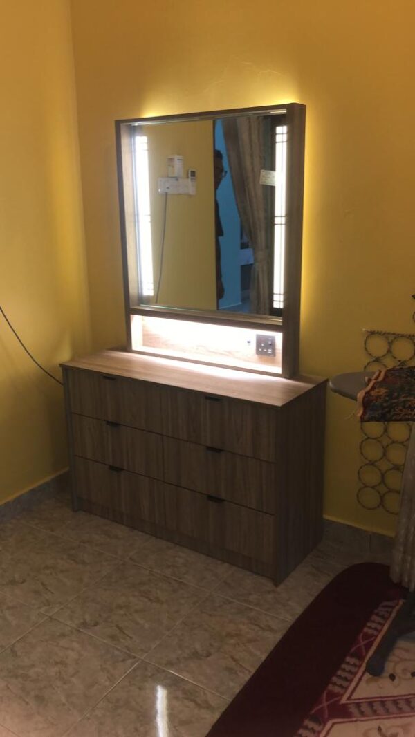 PIER LED Dressing Table - Image 2