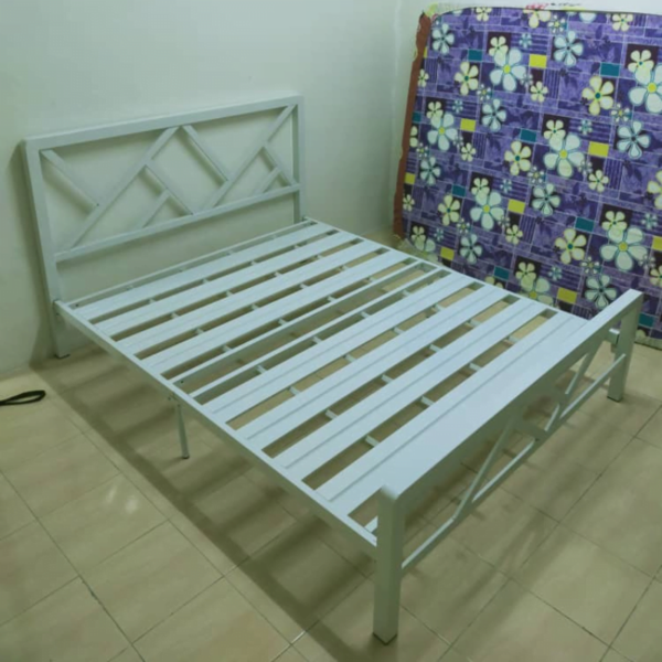 GORDY Metal Bed - Image 2