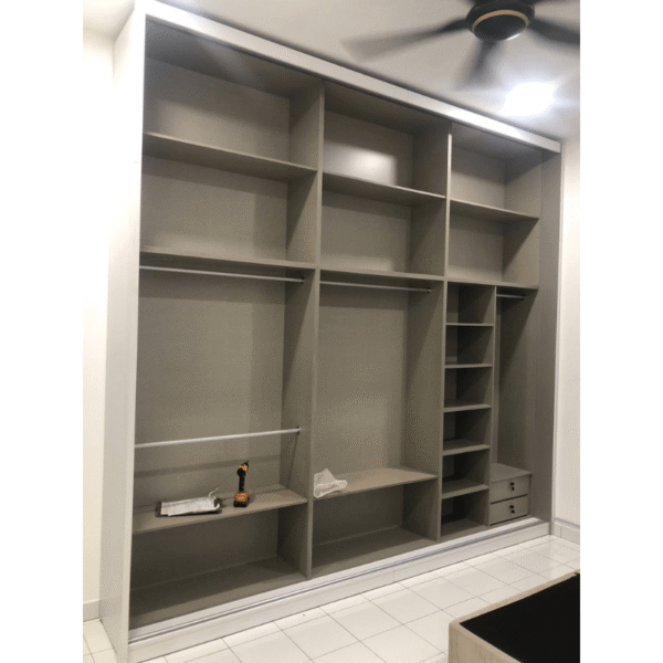 Custom Built-In 3 Door Wardrobe (W10 x H8') - Image 2